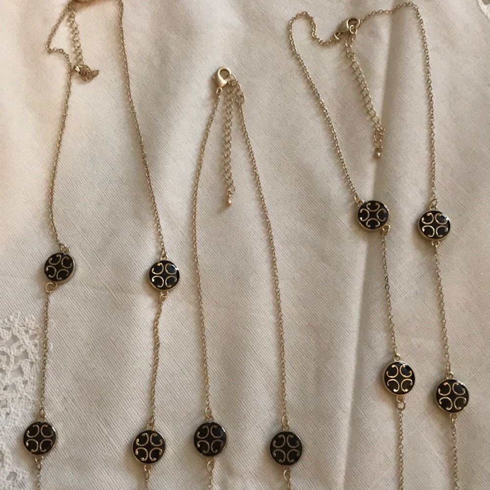 🌹 Three Fashion Necklaces - Gold and Black color - Picture 5 of 5